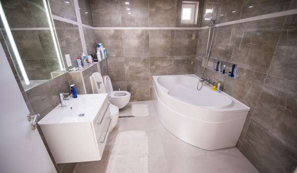 Ideas for Decorating A Grey And White Small Bathroom