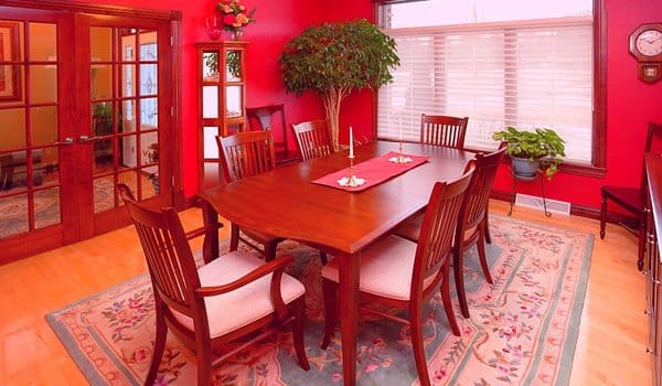 Guidelines for selecting rug size for dining table