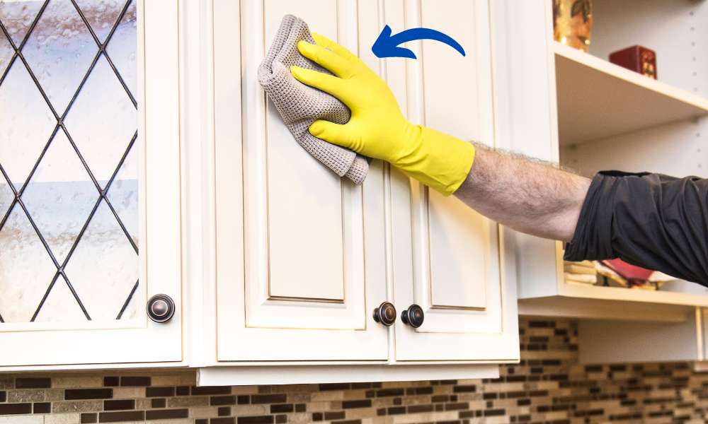 How To Clean Kitchen Cabinet Doors