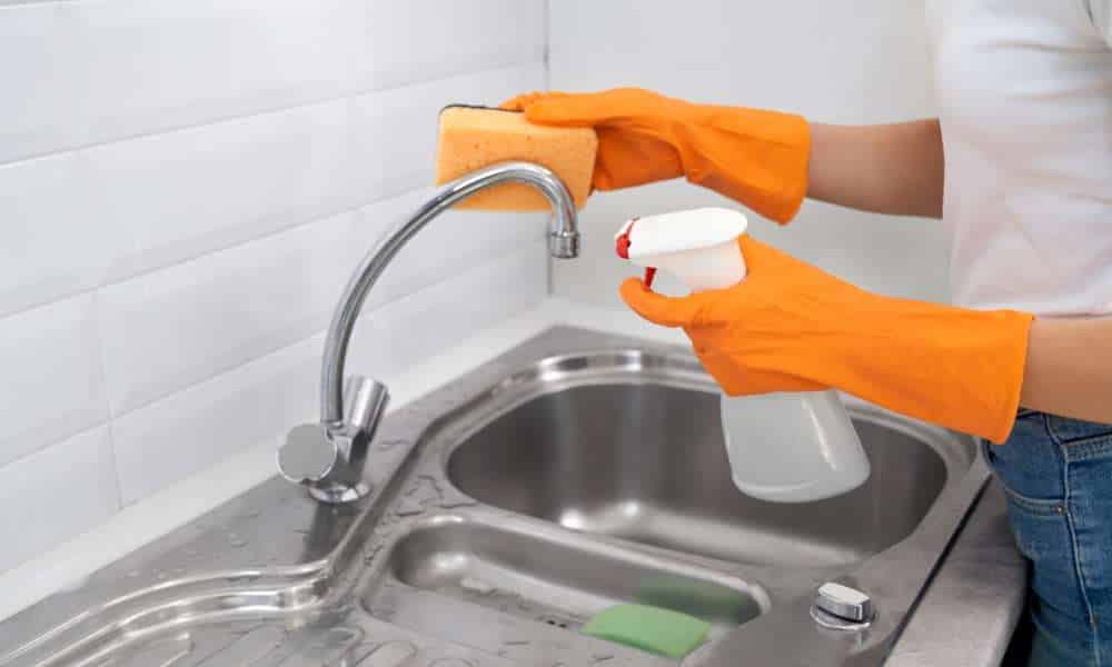 How To Clean Kitchen Faucet