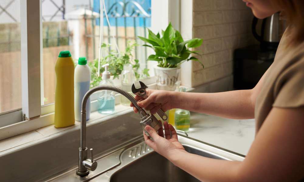 How To Fix Leaking Kitchen Faucet