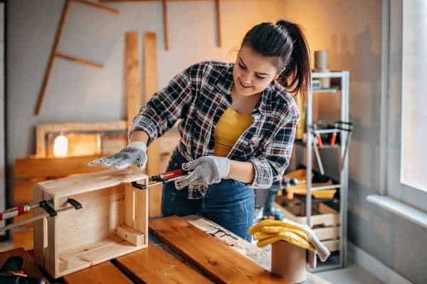 DIY Personalized Cutting Board Projects