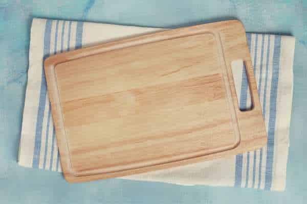 How to Properly Clean and Maintain a Brown Cutting Board