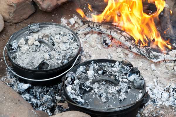 Alternative Baking Containers to Dutch Ovens