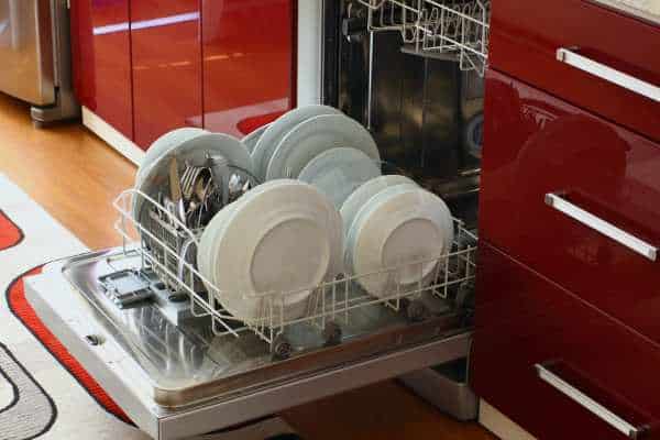 Natural Alternatives for Cleaning Your Dishwasher