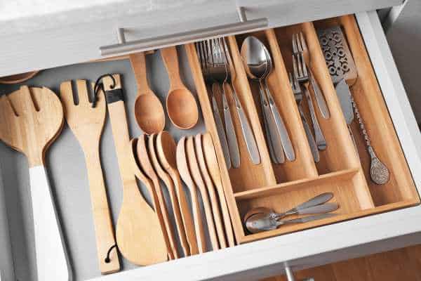 Wooden Kitchen Utensils: Risk of Swelling and Cracking