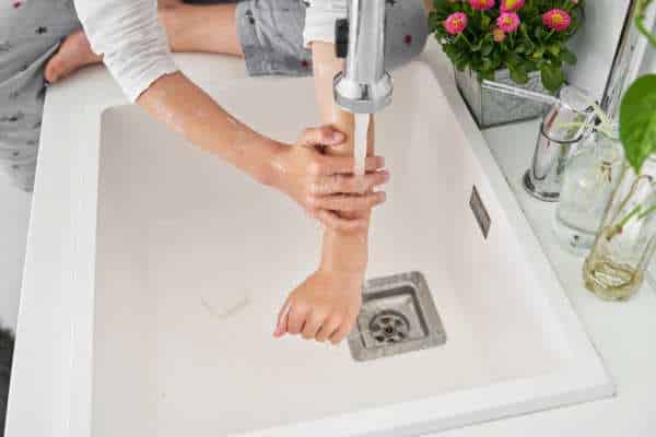 Daily Cleaning Techniques for Quartz Sinks