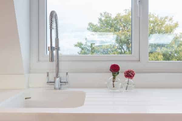 Preventing Scratches and Scuffs in White Sinks