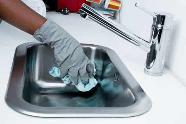 Step-by-Step Guide to Daily Cleaning of Your Stone Sink